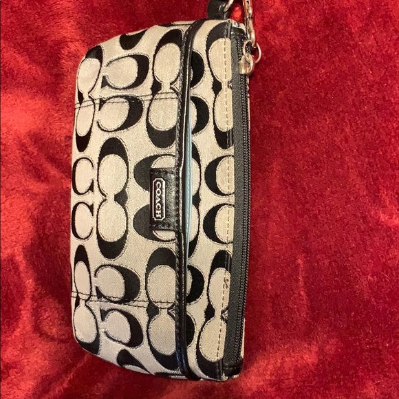Coach wristlet - Picture 2 of 2